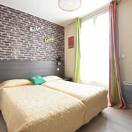 Hotel Amelie 2*