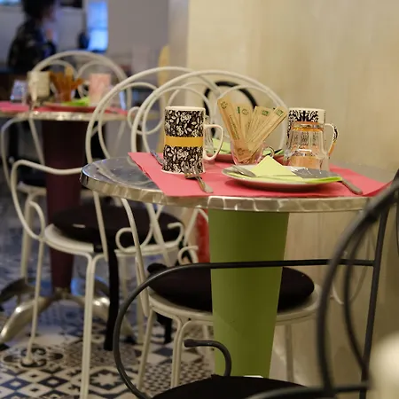 艾米丽酒店 酒店